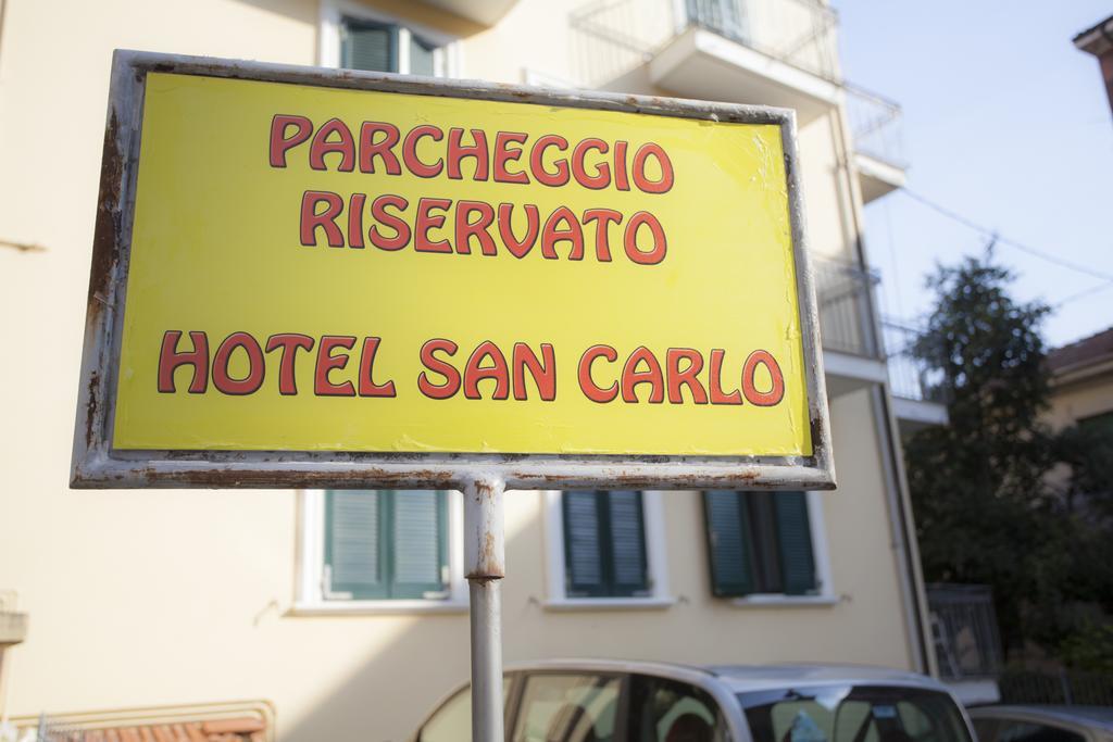 圣卡洛餐厅酒店 萨尔索马焦雷泰尔梅 外观 照片